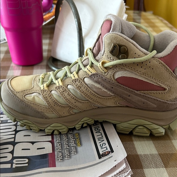 Merrell Beige and Green Hiking Boots - Picture 5 of 8